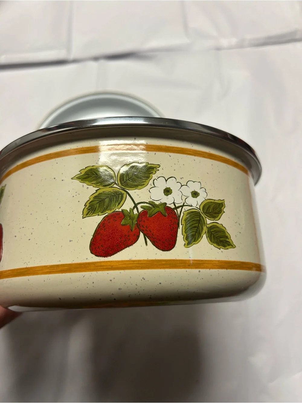 Vintage ONTZI-OLA Strawberry Enamel Saucepan with Lid Brand New